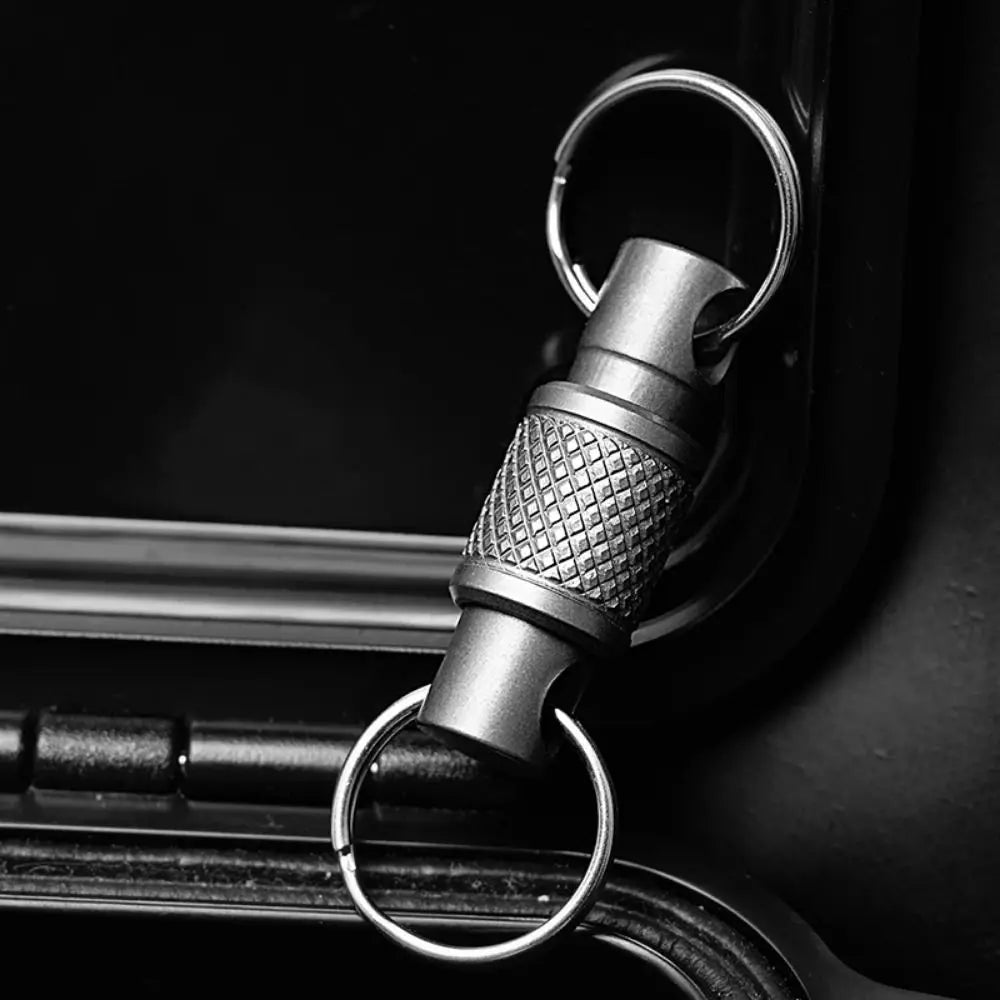 360 Degree Rotation Quick Release Keychain Aluminum Alloy Fast Release Mechanism Quick Pull Keyring Multifunctional Design