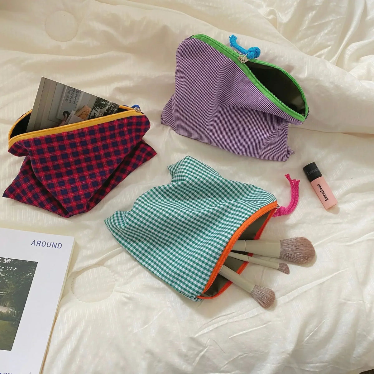 Large-Capacity Plaid Women's Makeup Bag Portable Ins Style Cosmetic Storage Organizer for Skincare Travel Essentials Daily Use