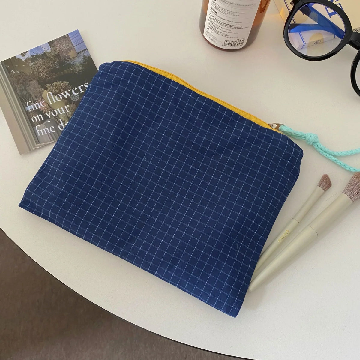Large-Capacity Plaid Women's Makeup Bag Portable Ins Style Cosmetic Storage Organizer for Skincare Travel Essentials Daily Use