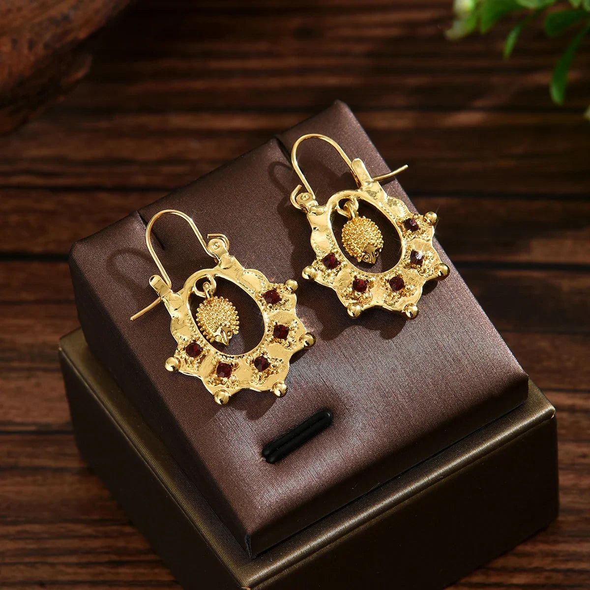 European And American Exaggerated Ear Ornaments, Gothic Punk Dark Style, Retro Dragon-Sleeved Ear Rings
