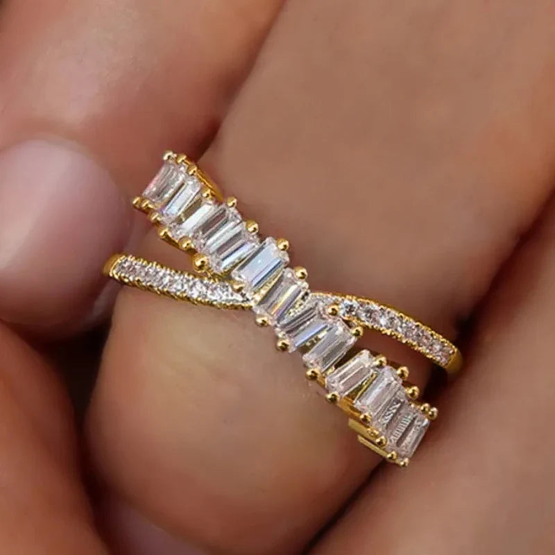 Huitan New Women Wedding Rings Fashion Cross Shape Full Paved Dazzling CZ Stone Exquisite Versatile Female Accessories Jewelry