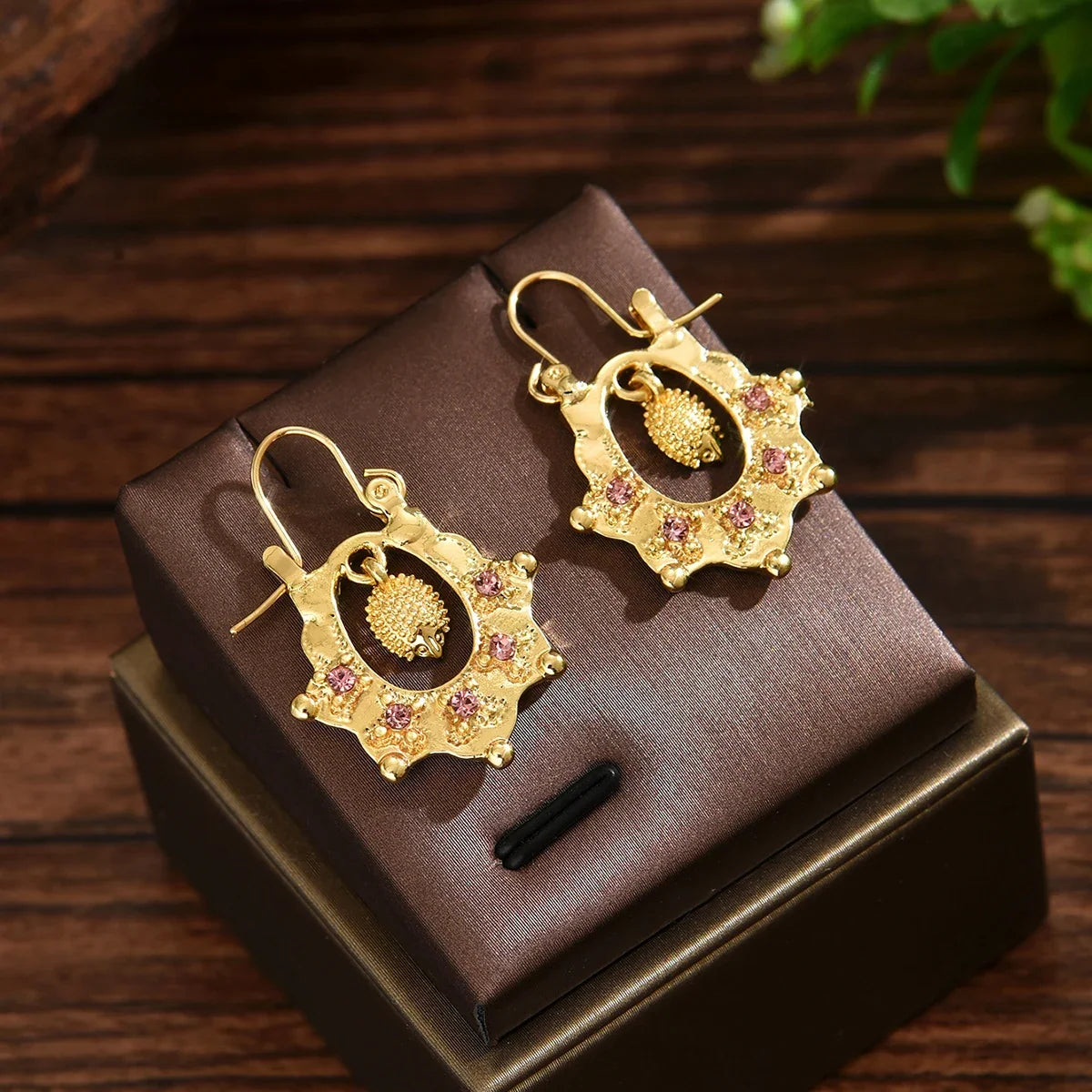 European And American Exaggerated Ear Ornaments, Gothic Punk Dark Style, Retro Dragon-Sleeved Ear Rings