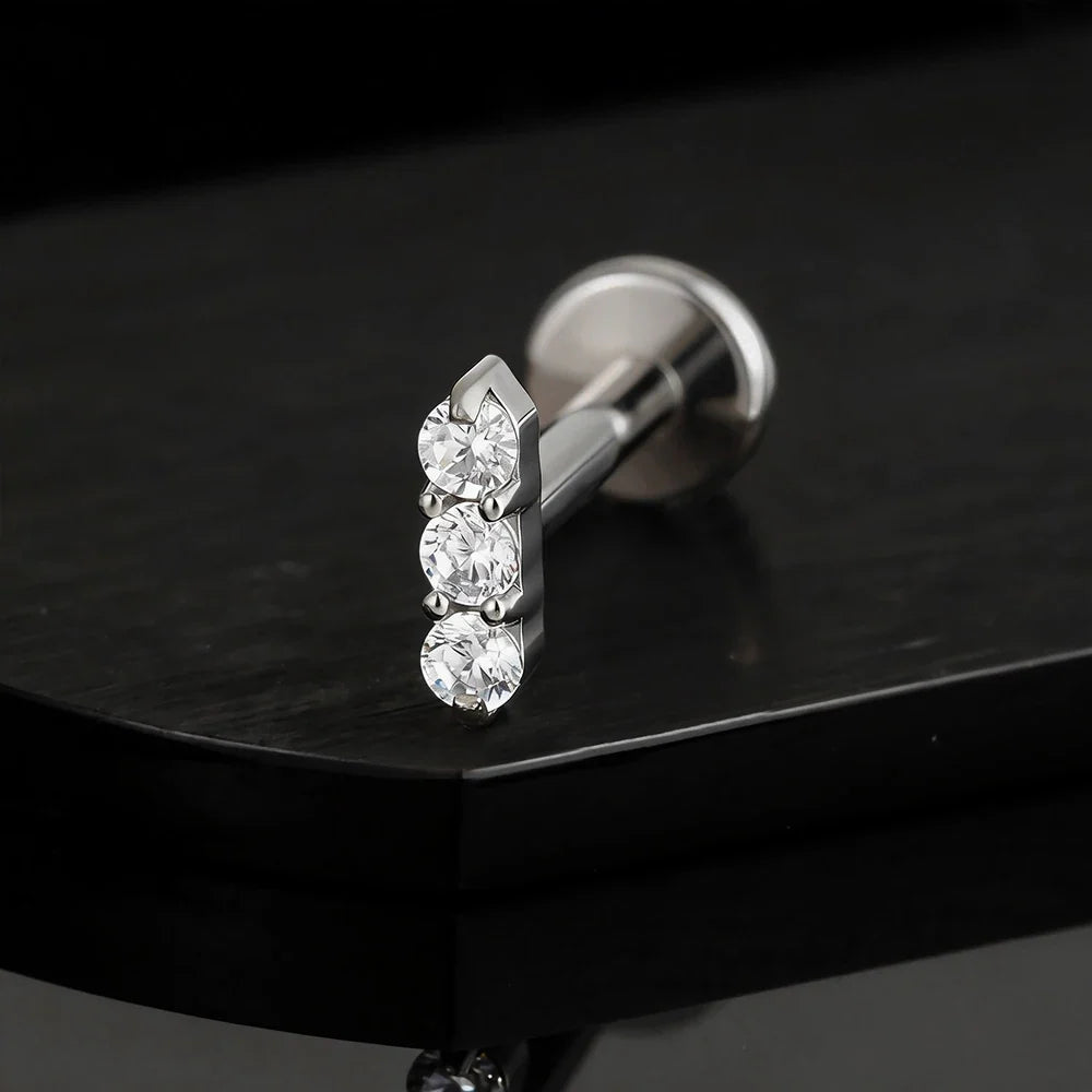 Right Grand ASTM F136 Titanium Tiny Triple CZ Bar Labret Lip 16G Flat Back Cartilage Helix Tragus Nose Stud Piercing Jewelry